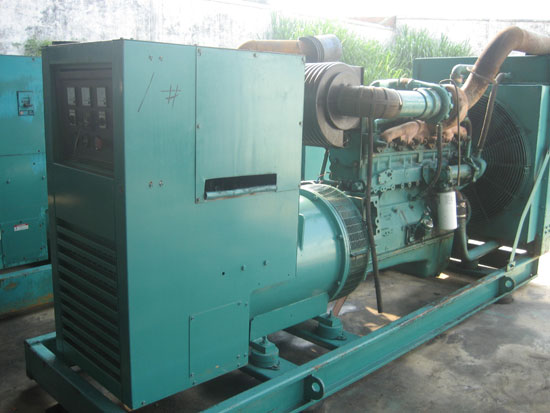 依安租赁发电机- 发电机碳刷磨损的原因是什么