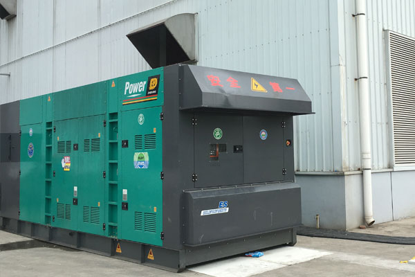 依安燃油滤清器的更换流程是怎样的？