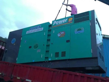 依安柴油发电机组转速不稳定时，如何对发动机进行维护？