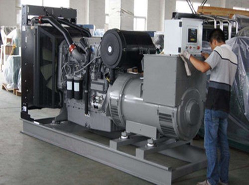 依安柴油发电机组和储能设备配合使用的案例