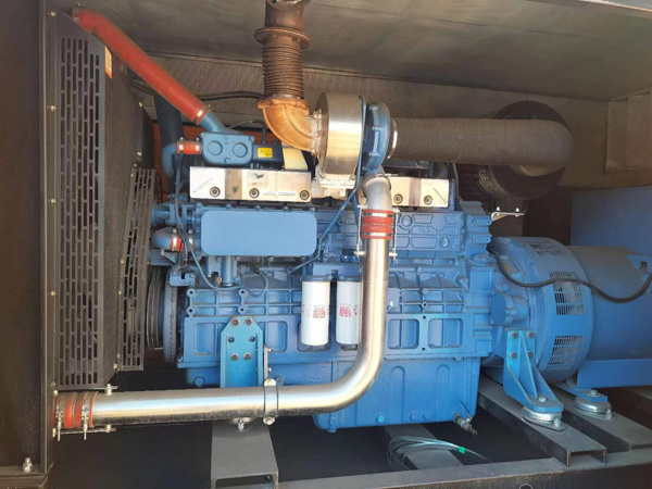 依安燃油消耗率与进气温度的具体关系是什么？