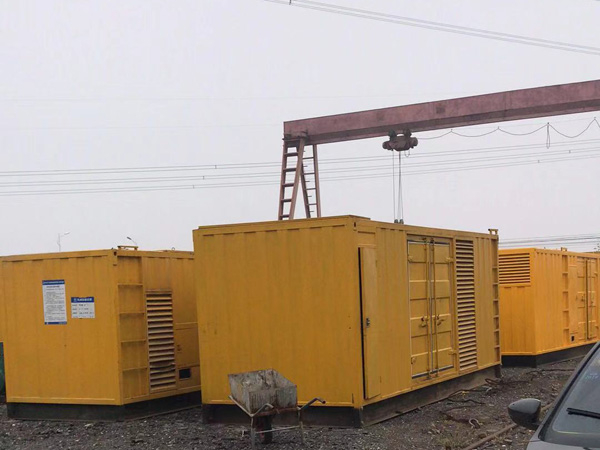 依安100kw柴油发电机组每小时油耗？