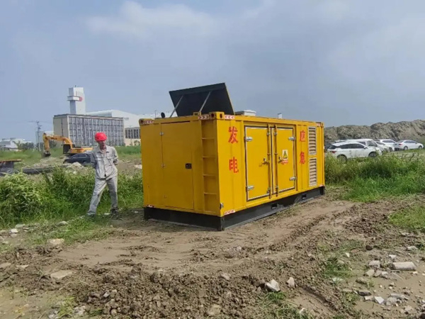 依安200KW柴油发电机机组每小时的油耗量受哪些因素影响？