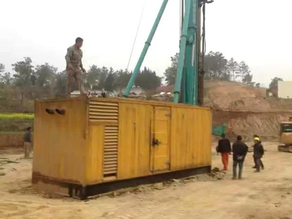 依安如何判断水冷式机油散热器密封件是否需要更换？